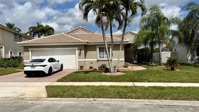 16365 SW 2nd Dr, Pembroke Pines FL 33027