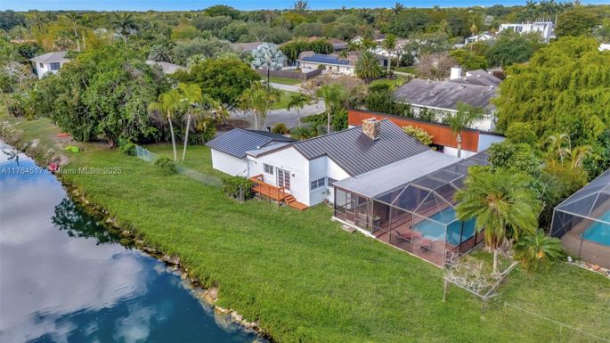 7741 SW 170th St, Palmetto Bay FL 33157