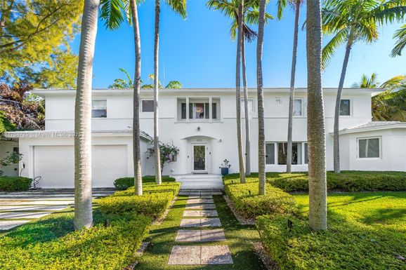 4213 Nautilus Dr, Miami Beach FL 33140