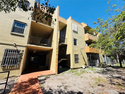 6070 W 18th Ave # 114, Hialeah FL 33012