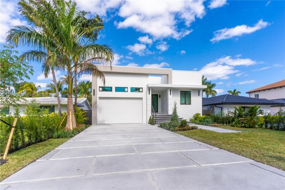 913 Washington St, Hollywood FL 33019