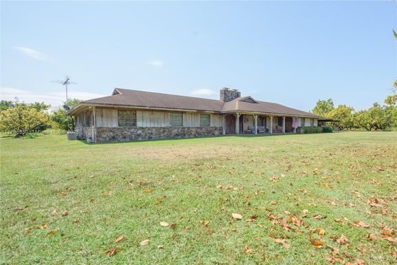 18300 SW 248th St, Homestead FL 33031