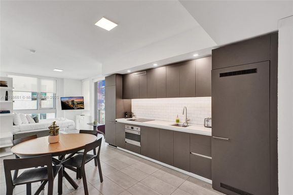 227 NE 2nd St # 1809, Miami FL 33132