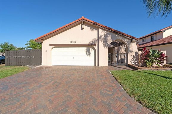 17353 NW 62nd Pl, Hialeah FL 33015