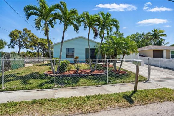 15281 School St, Fort Myers FL 33908