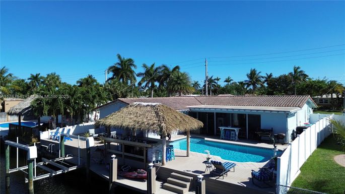 171 SE 12th St, Pompano Beach FL 33060