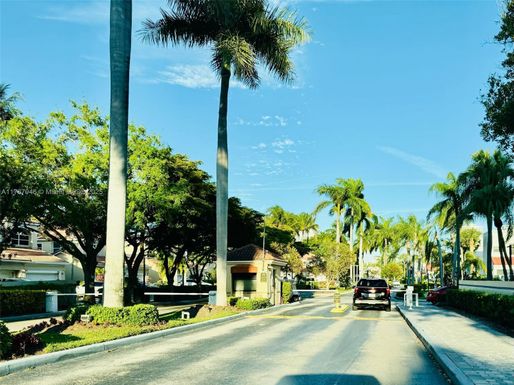 3559 Magellan Cir # 2, Aventura FL 33180