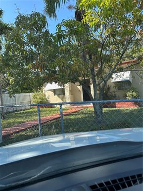 6371 SW 34th St, Miami FL 33155