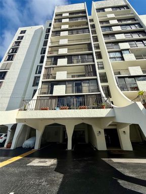 77 Crandon Blvd # 2B, Key Biscayne FL 33149