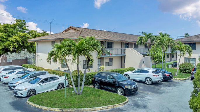 5835 W 20th Ave # 112, Hialeah FL 33012