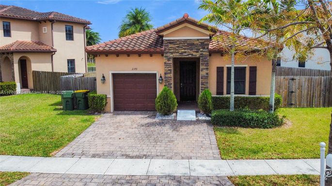 2391 NE 2nd Dr, Homestead FL 33033