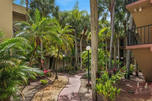10835 SW 112th Ave # 314, Miami FL 33176