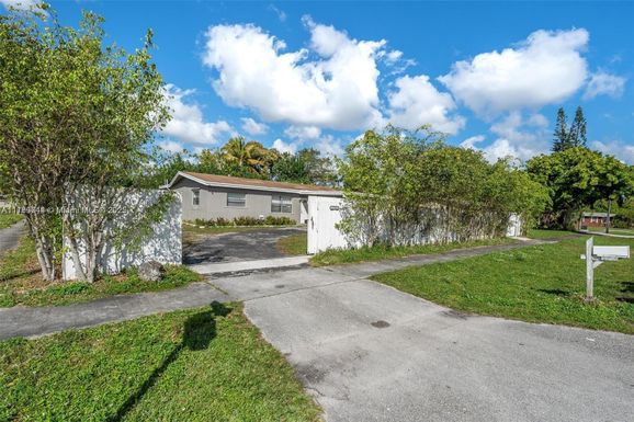 1701 NW 13th Avenue, Fort Lauderdale FL 33311