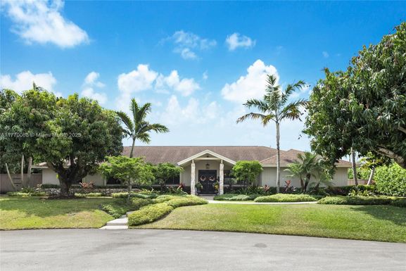 8220 SW 159th St, Palmetto Bay FL 33157
