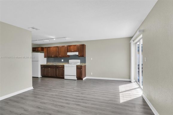 592 Holly Dr # A, Palm Beach Gardens FL 33410