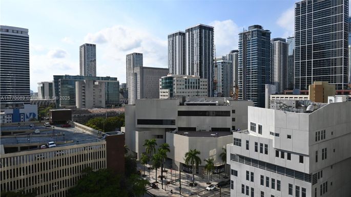 234 NE 3rd St # 1207, Miami FL 33132