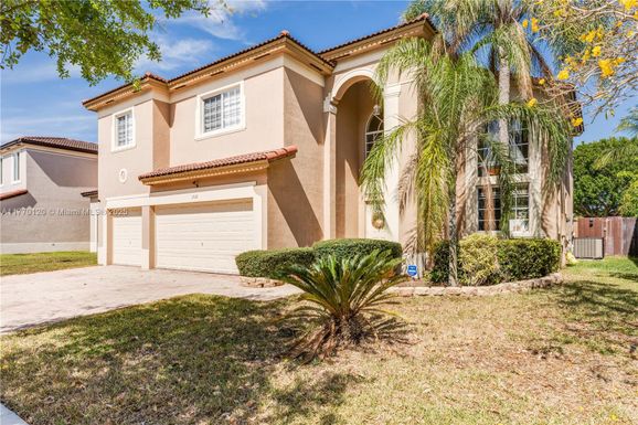 2126 NE 38th Rd, Homestead FL 33033