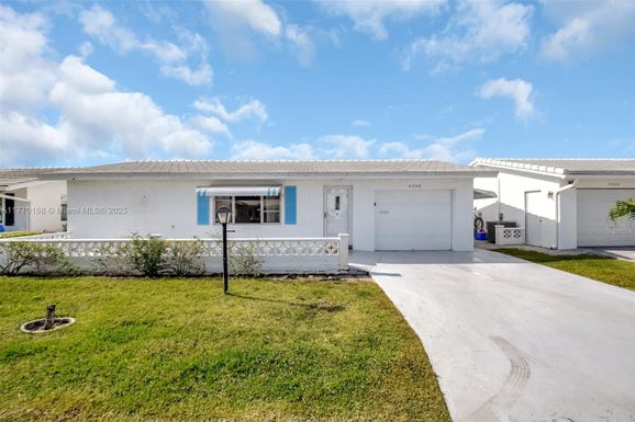 2206 SW 20th Way, Boynton Beach FL 33426