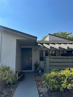 443 Lakeview Dr # 5, Weston FL 33326