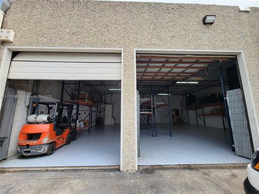 7353 NW 56th St # 7353, Miami FL 33166