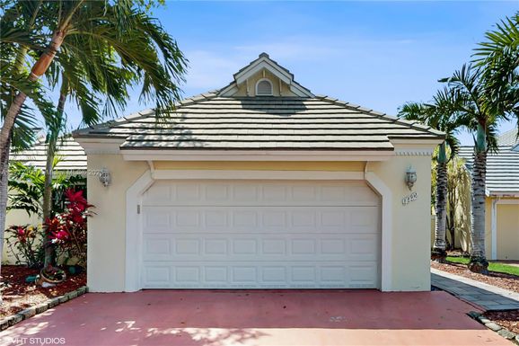 9942 NW 49th Ter, Doral FL 33178