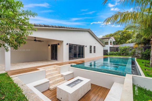 14412 Rosewood Rd, Miami Lakes FL 33014