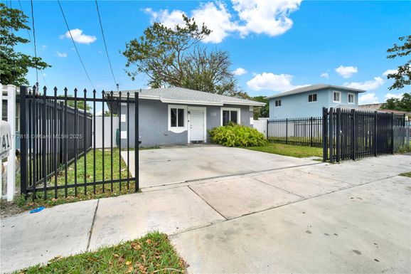 1741 NW 68th St, Miami FL 33147