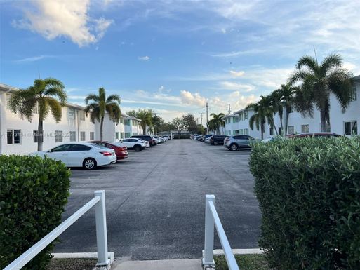 1821 NE 62nd St # 428, Fort Lauderdale FL 33308