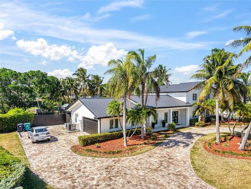 7501 SW 174th St, Palmetto Bay FL 33157