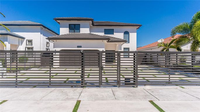 15817 SW 138th Ter, Miami FL 33196