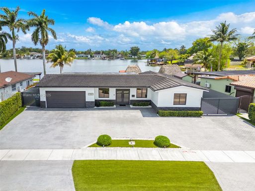 17921 NW 85th Ave, Hialeah FL 33015