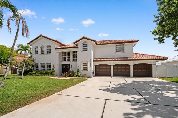 20421 NW 4th St, Pembroke Pines FL 33029