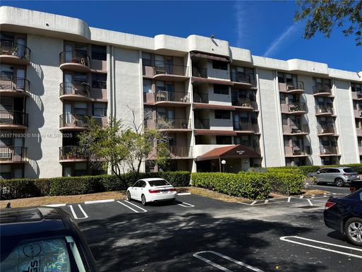 2771 Riverside Dr # A, Coral Springs FL 33065