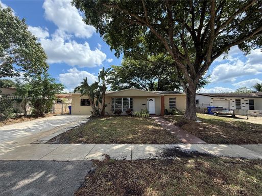 6540 SW 8th St, North Lauderdale FL 33068