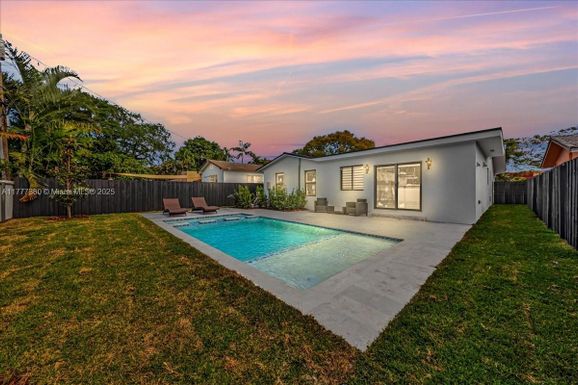 2021 SW 23rd St, Miami FL 33145
