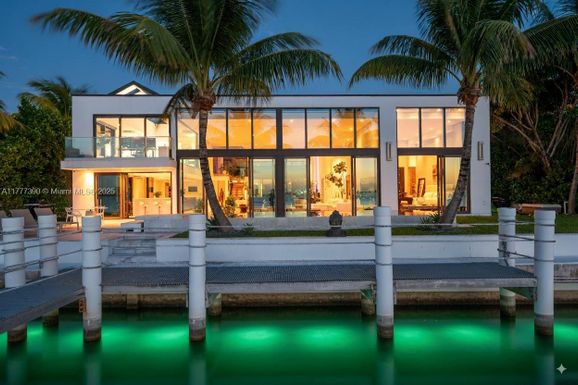 7960 Biscayne Point Cir, Miami Beach FL 33141