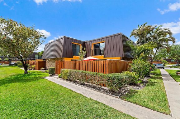 5830 SE Windsong Ln # 206, Stuart FL 34997