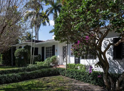 104 E San Marino Dr, Miami Beach FL 33139