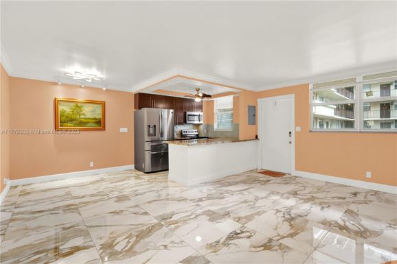 1811 Jefferson St # 209, Hollywood FL 33020