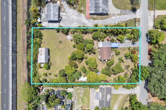 3950 SW 53rd Ave, Davie FL 33314