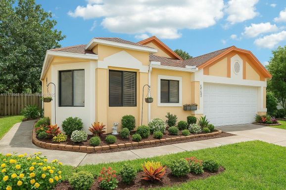 711 Holly St, North Lauderdale FL 33068