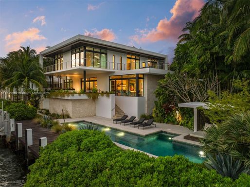3832 Bayside Ct, Miami FL 33133
