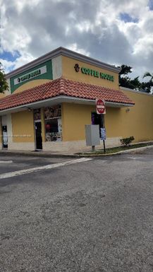 660 NW 40th Ave, Plantation FL 33311