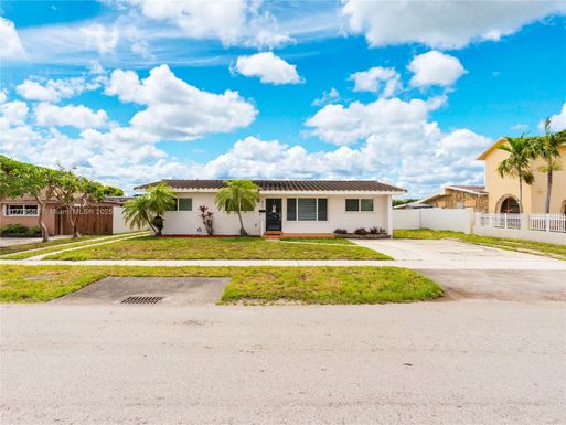 820 W 54th St, Hialeah FL 33012