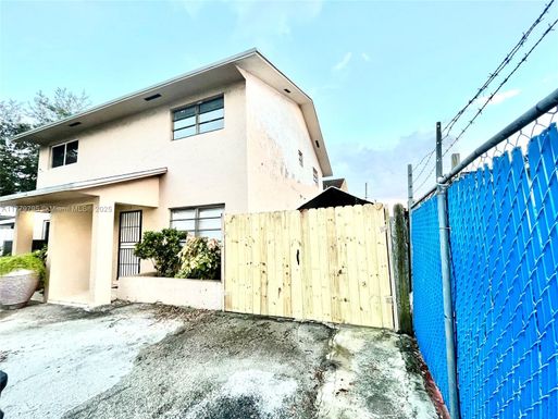 370 E 40th ST # 2, Hialeah FL 33013-2269
