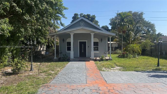 2218 Harding St, Hollywood FL 33020