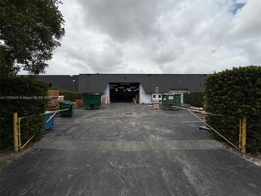 8080 NW 33rd St, Doral FL 33122