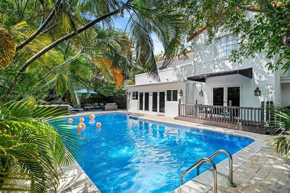 4545 Nautilus Ct, Miami Beach FL 33140