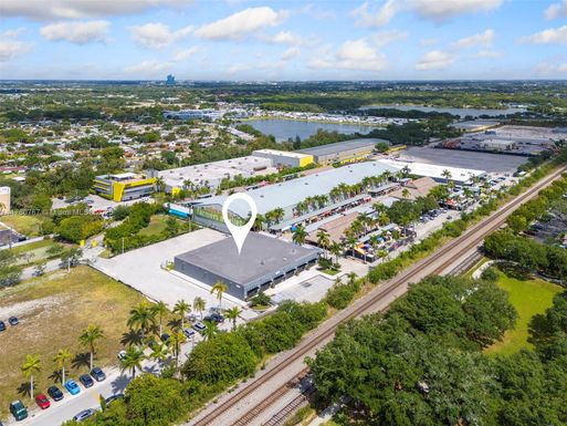 1930 N 30th Road, Hollywood FL 33021