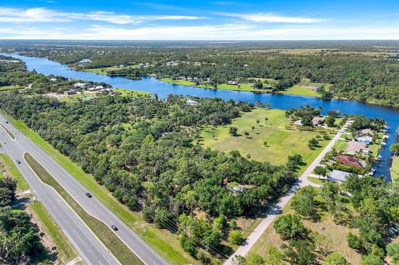 1930 Mitchell Ave, Fort Myers FL 33920